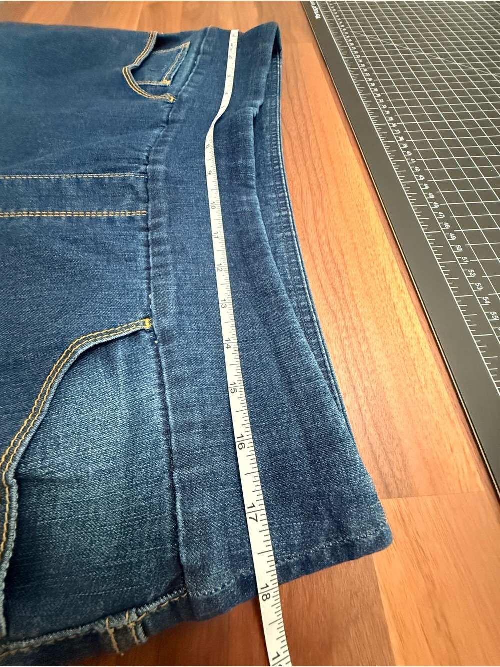 Gloria Vanderbilt Dark Blue Denim cropped jeans - Picture 8 of 9